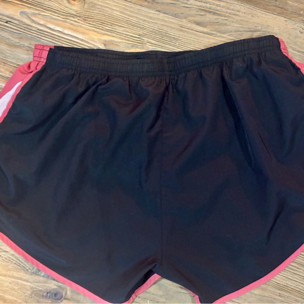 Women’s Nike XL running  shorts - black with pink trim - Picture 2 of 2
